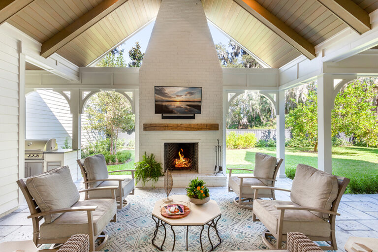 custom home outdoor living